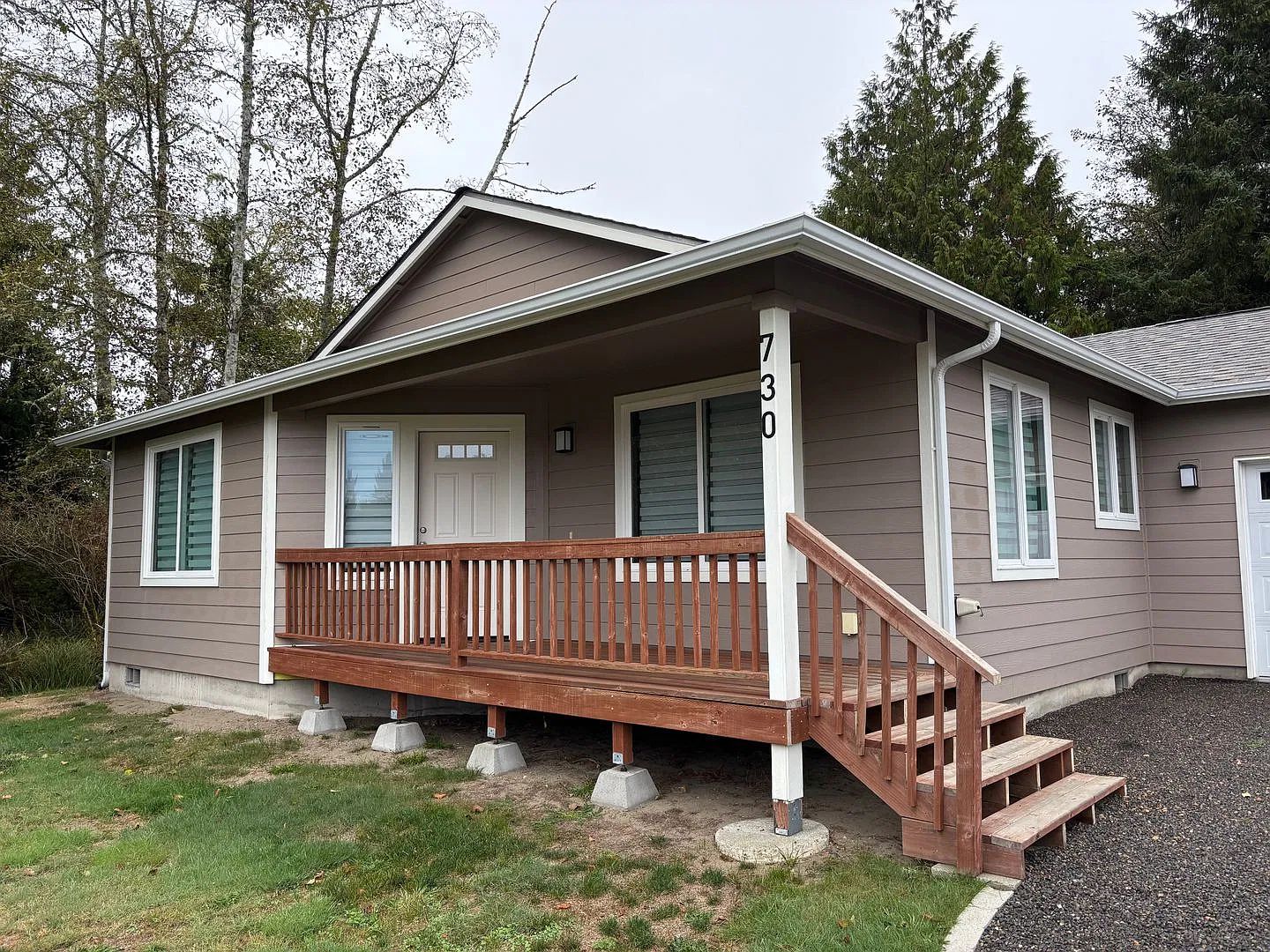 Spacious 3-Bedroom, 2-Bedroom in Ocean Shores! — Photo 3
