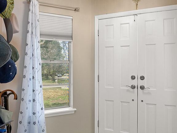 3rd image of 1800 SINGING WIND DR