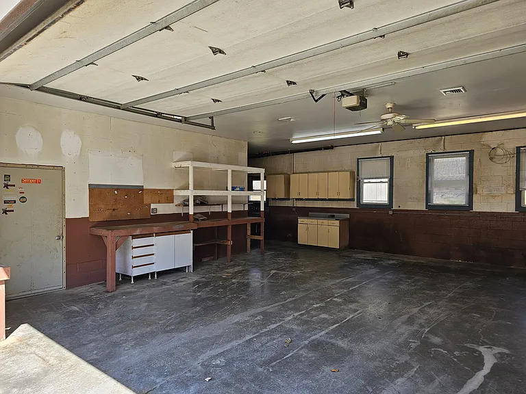School House Ln — Photo 5