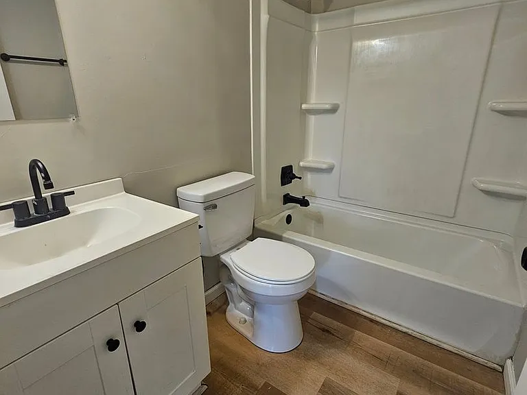 2617 N Clark St — Photo 16