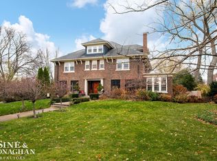 1264 Buckingham Rd, Grosse Pointe Park, MI 48230