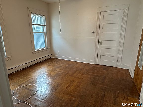 4th image of 631 Colorado Ave