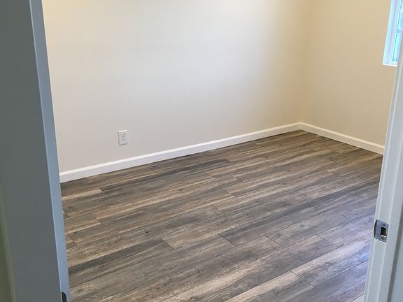 5th image of 528 N Roosevelt Ave