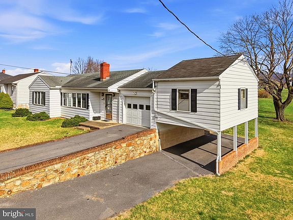 3rd image of 1081 Hisey Ave