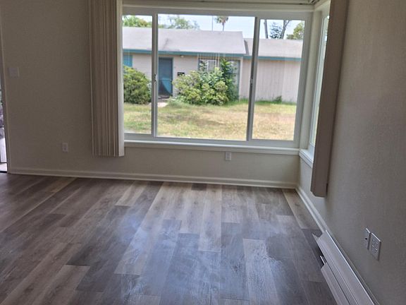 5th image of 4535 Clairemont Dr
