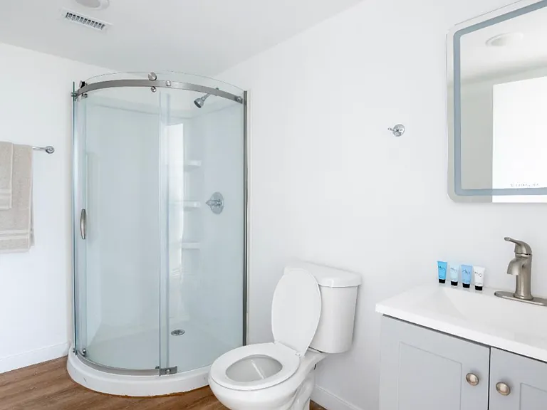 2642 Brighton Ave #3 — Photo 2