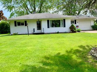 10765 Peet Rd, Chesaning, MI 48616