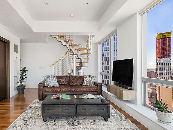 4th image of 150 Myrtle Ave Unit Penthouse 3003