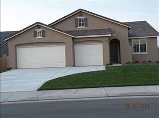 10800 Fieldstone Dr, Bakersfield, CA 93306