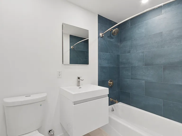 149 Franklin St #2F — Photo 8
