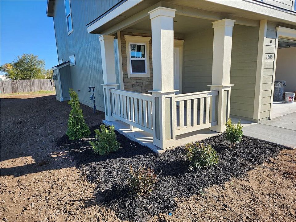 2nd image of 1605 Bluestem Dr