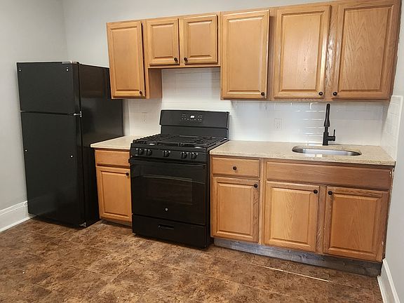 4th image of 21-25 Main St #3