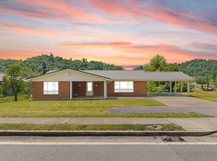 1176 Parkway Dr, Salyersville, KY 41465