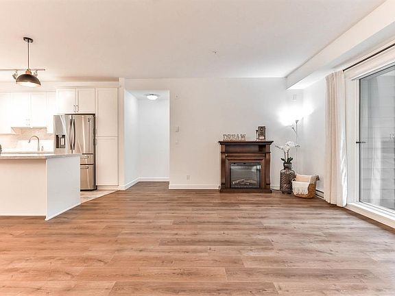 5th image of 8526 202b St #206