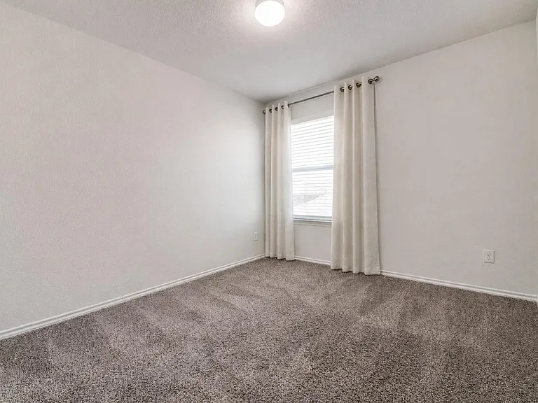 914 Decker Dr — Photo 19