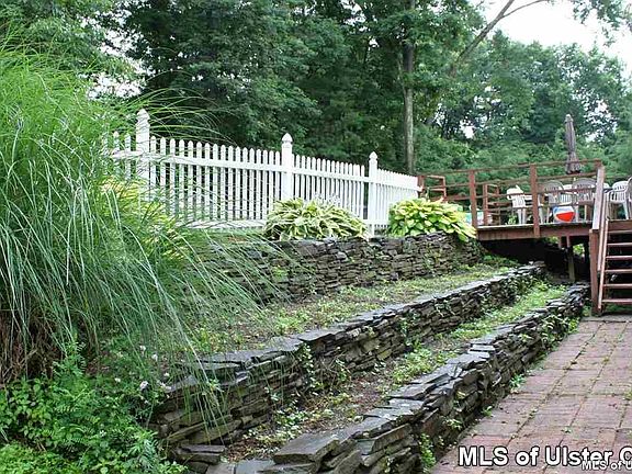 4th image of 451 Hillside Dr