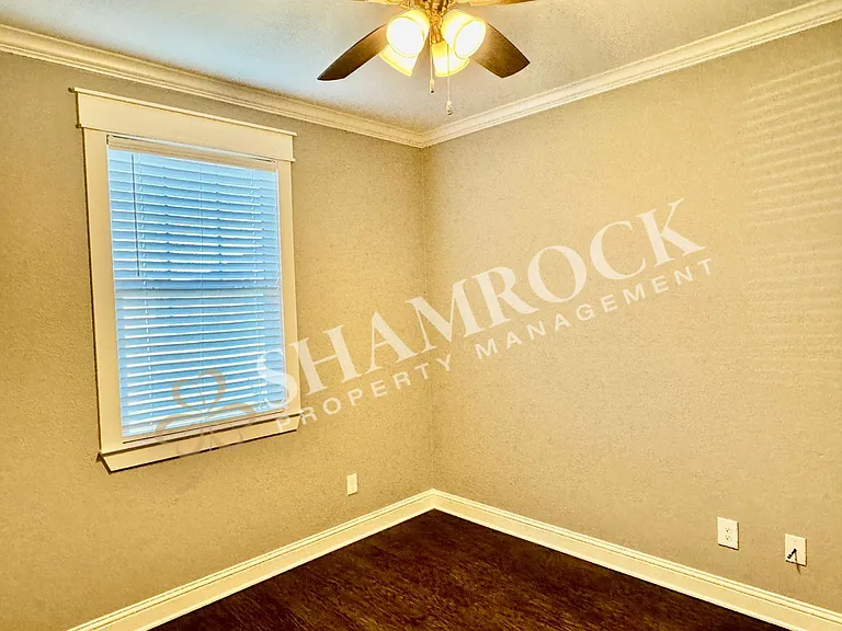 10305 T Bury — Photo 15