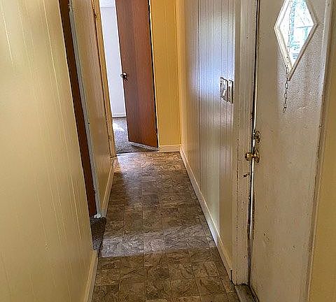 4th image of 143 SE Davie Ct