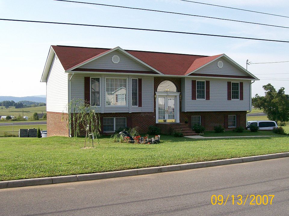 2nd image of 212 Lauren Dr