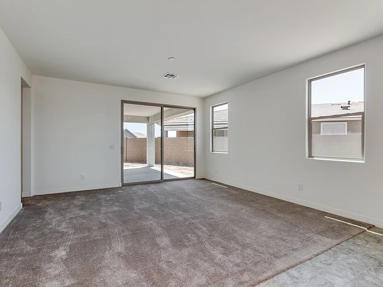 1674 N Hester Trl — Photo 5