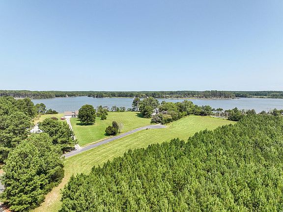 3rd image of 12 Pond View Ct #12