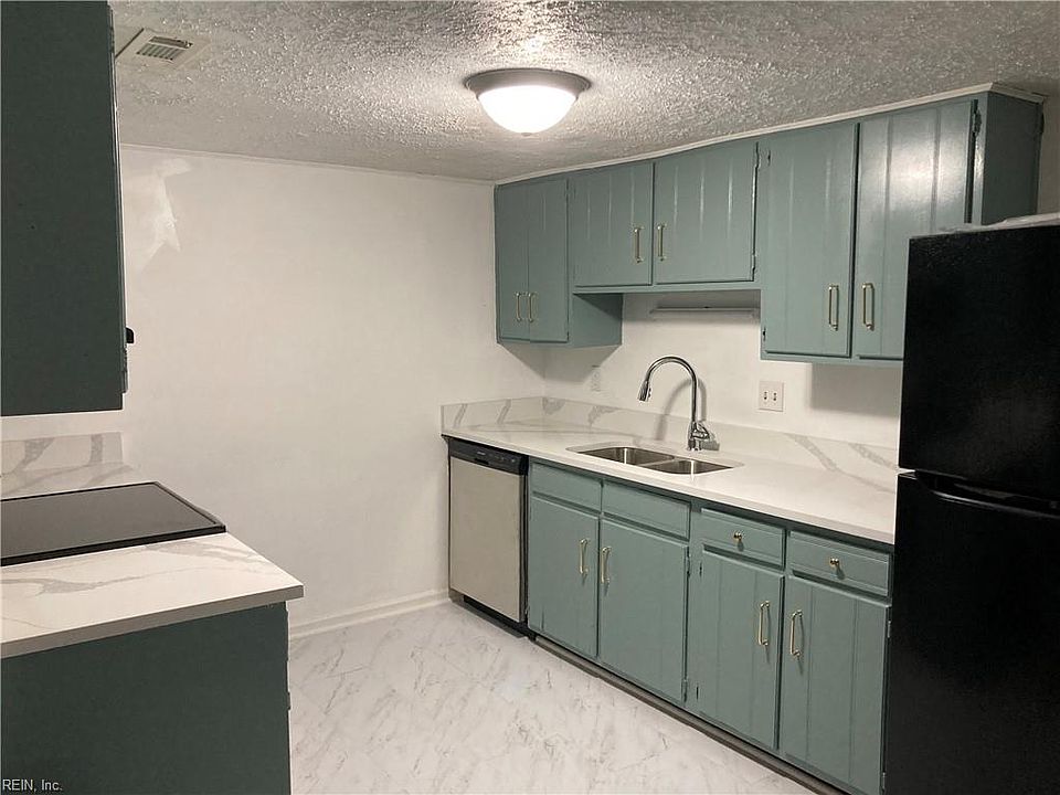 1st image of 371 Advocate Ct Unit C