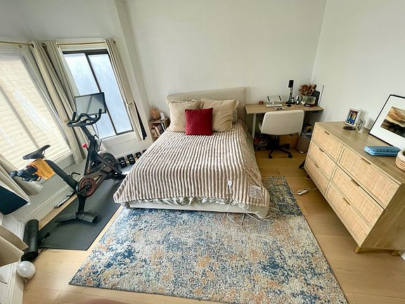 4th image of 1220 Pine St APT 1