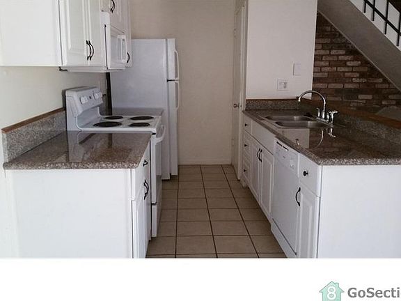5th image of 2409 Lemontree Ct Unit 2