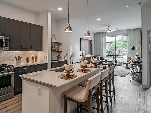 2nd image of 1011 W 34th St #8abed21b0