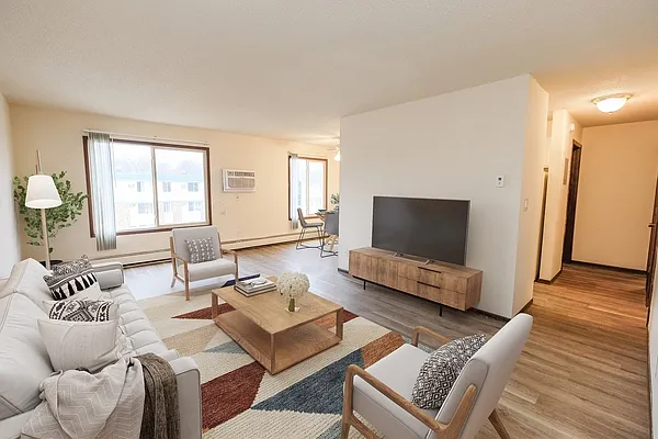 Como Park Apartments — Photo 12