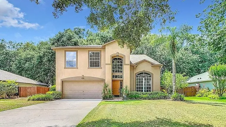 1531 McCrea Dr — Photo 2