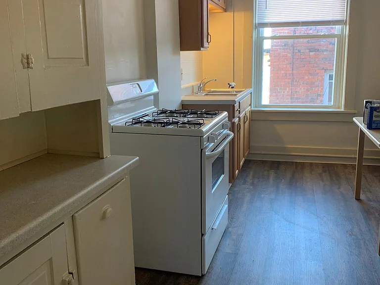 200 W Main St #32 — Photo 5