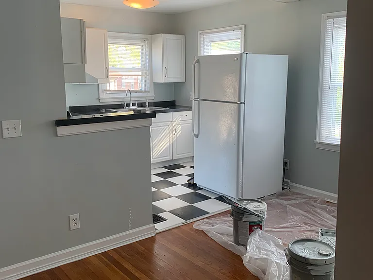 7512 Plainfield Rd — Photo 4
