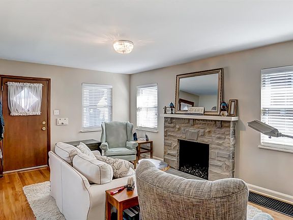 5th image of 2233 Glenside Ave