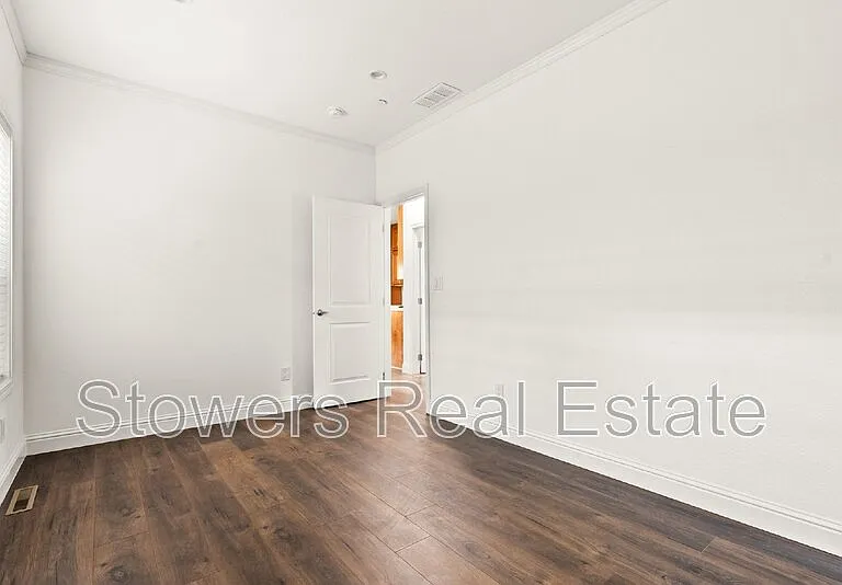 144 Larkwood Cir — Photo 15