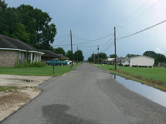 5th image of 23001 Oak St