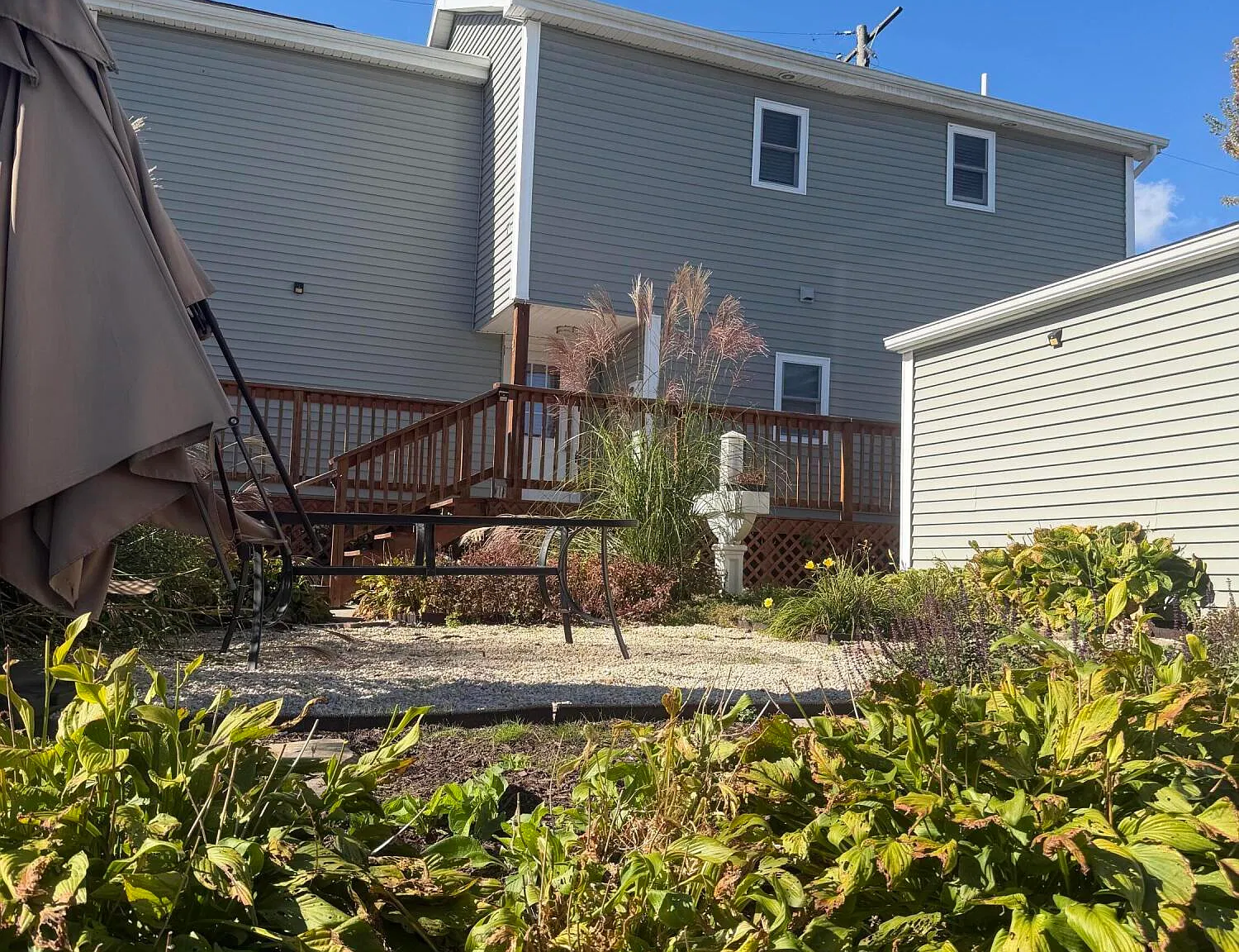 3 bed, 2.5 bath, 1501 sqft, $2,400 — Photo 1