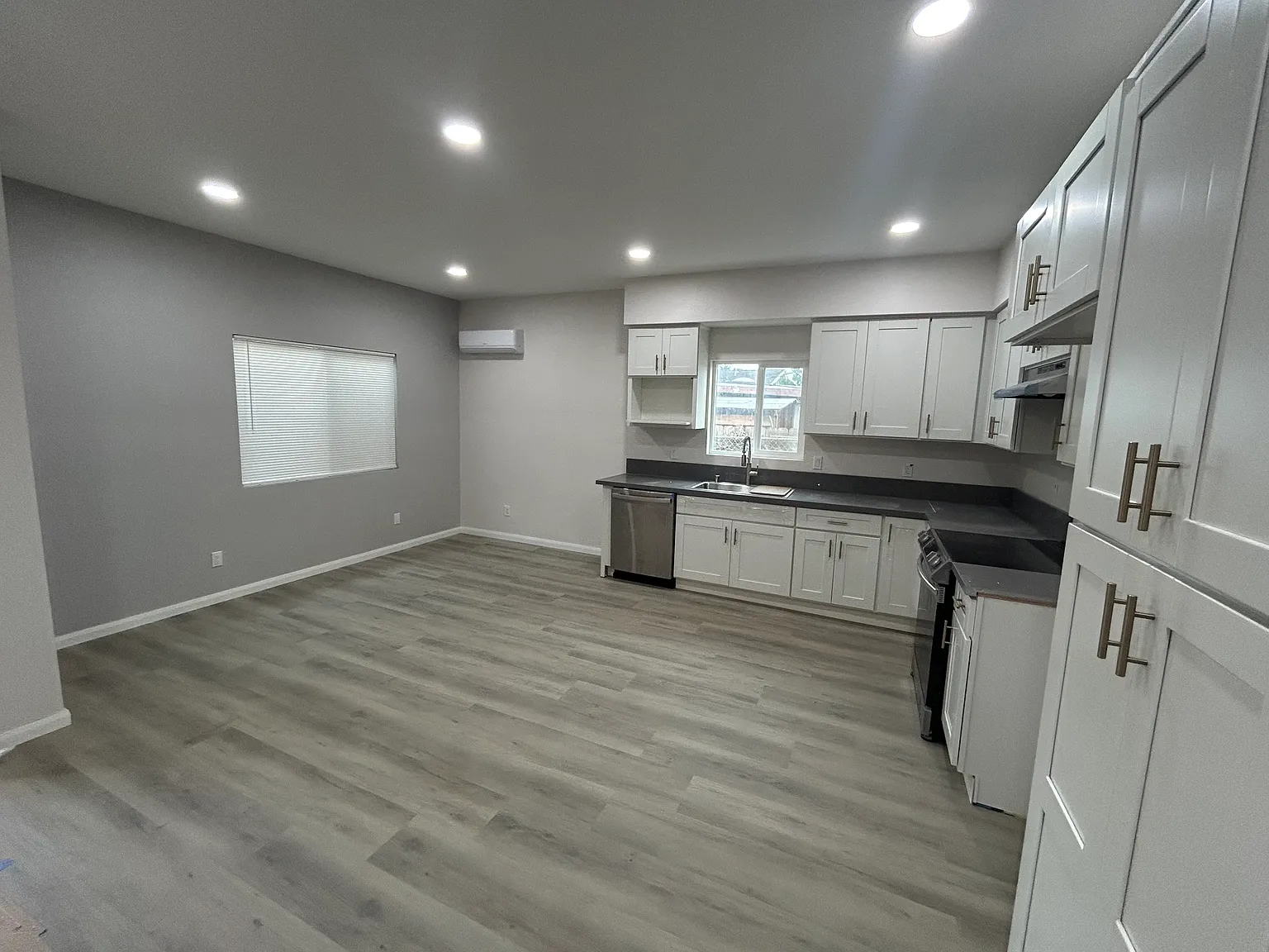 14222 Barber St — Photo 1