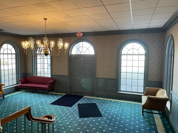 1430 New Butler Rd #10, New Castle, PA 16101