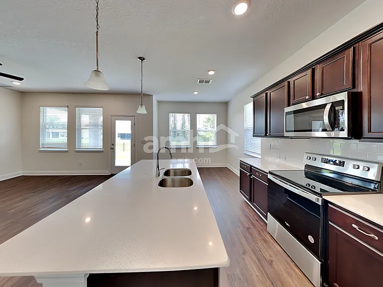 27619 Saint Andrews Ave — Photo 3