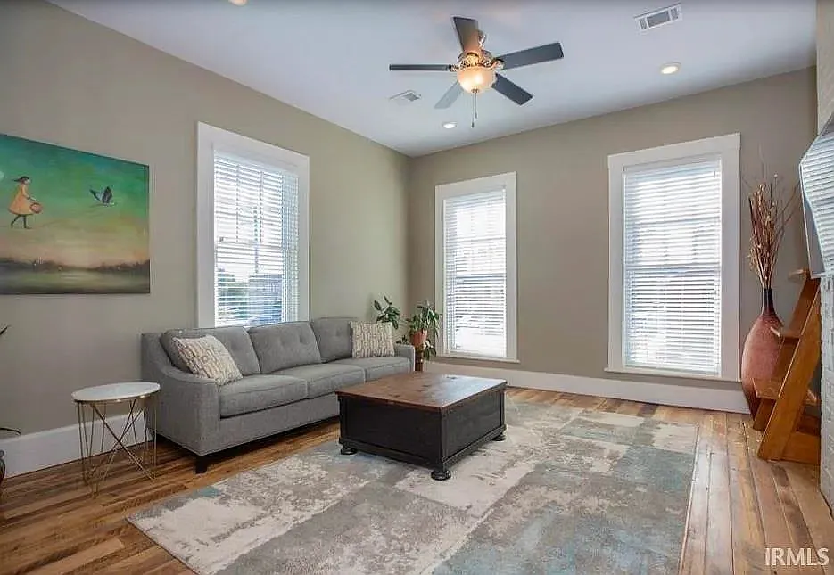 1 bed, 1200 sqft, $1,425 — Photo 2