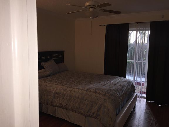 5th image of 3915 S Flagler Dr #17