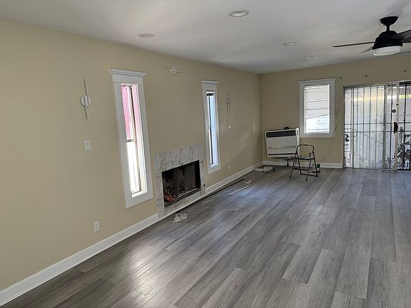 5th image of 1831 W 51st St
