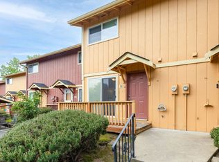 17420 NE Halsey St, Portland, OR 97230
