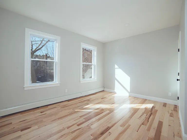 Duffley Ct — Photo 18
