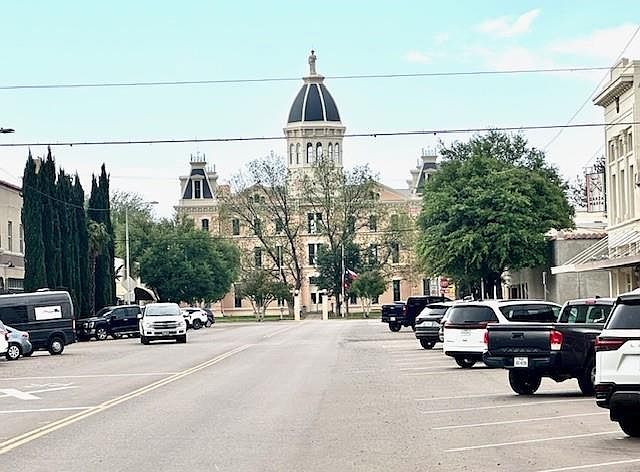 2nd image of E Texas St