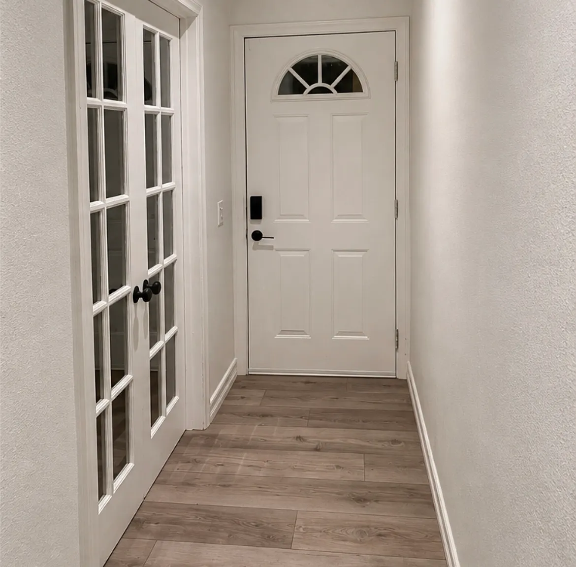 2 bed, $1,100 — Photo 1