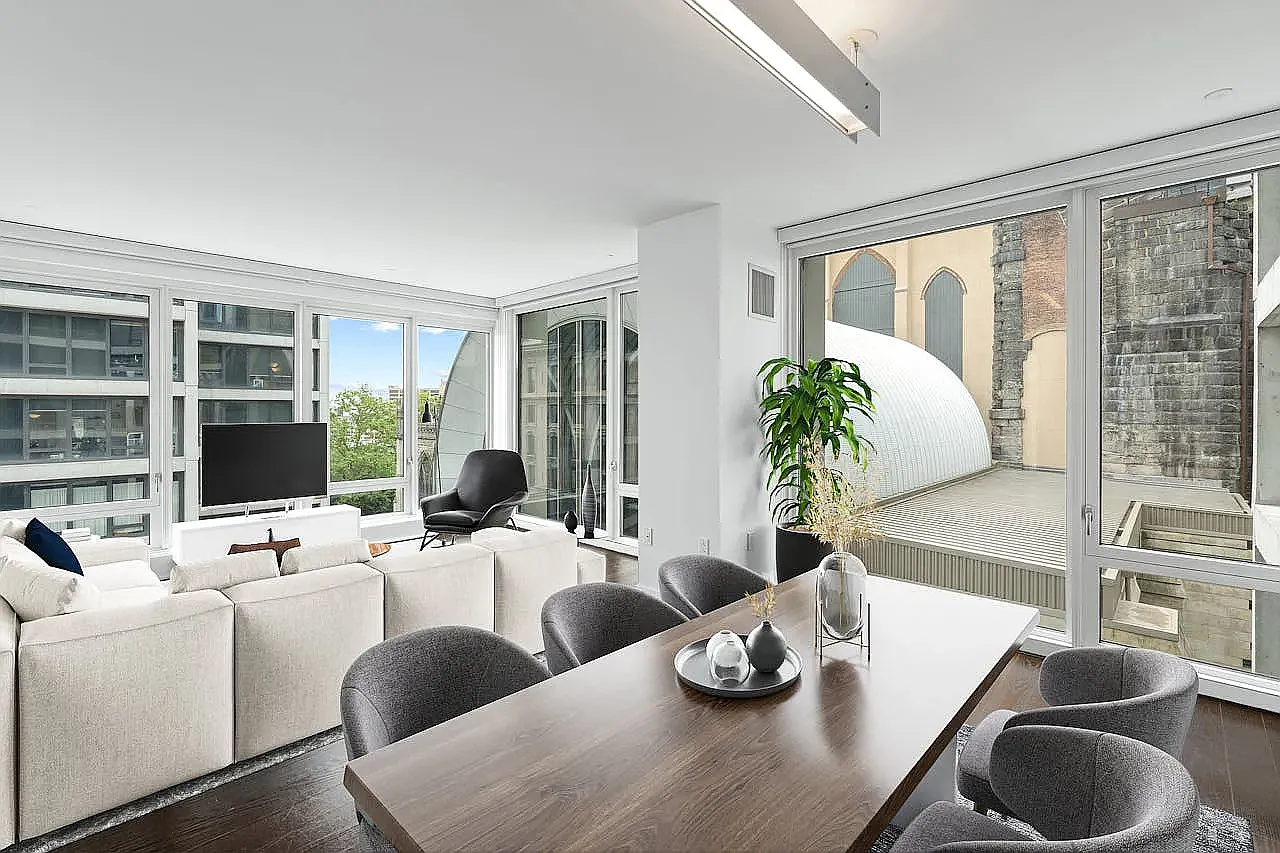 400 West 113th Street — Photo 1
