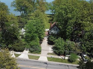 31338 Lake Rd, Bay Village, OH 44140