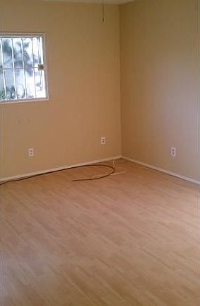 3rd image of 2360 Euclid Ave Unit 12